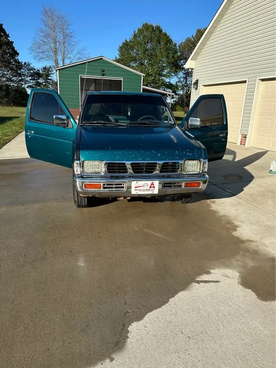 1997 Nissan Frontier 1st Gen - Image 8 of 9