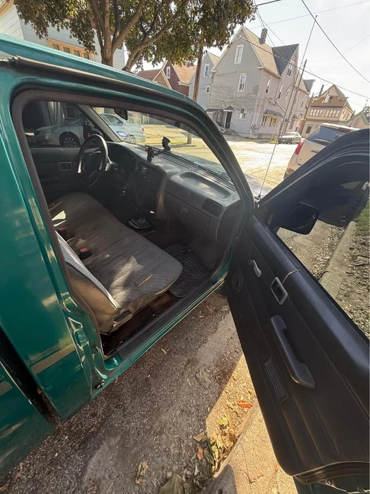 1997 Nissan Frontier 1st Gen - Image 5 of 5