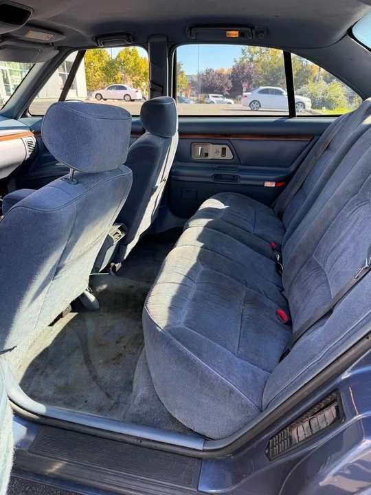 1997 Oldsmobile 88 - Image 8 of 8