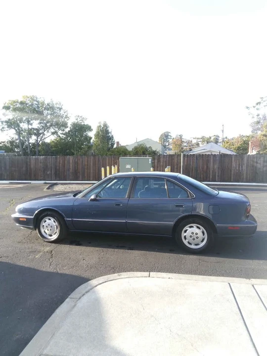 1997 Oldsmobile 88 - Image 5 of 7