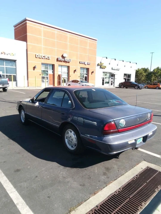 1997 Oldsmobile 98 - Image 6 of 8