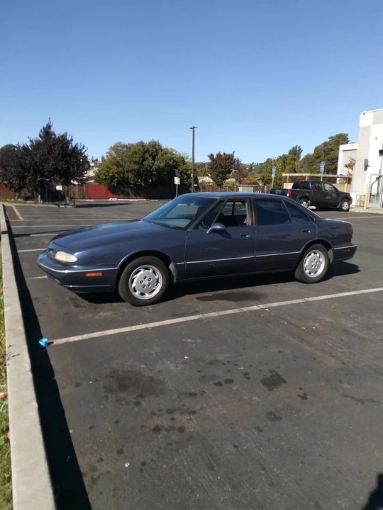1997 Oldsmobile 98 - Image 5 of 8