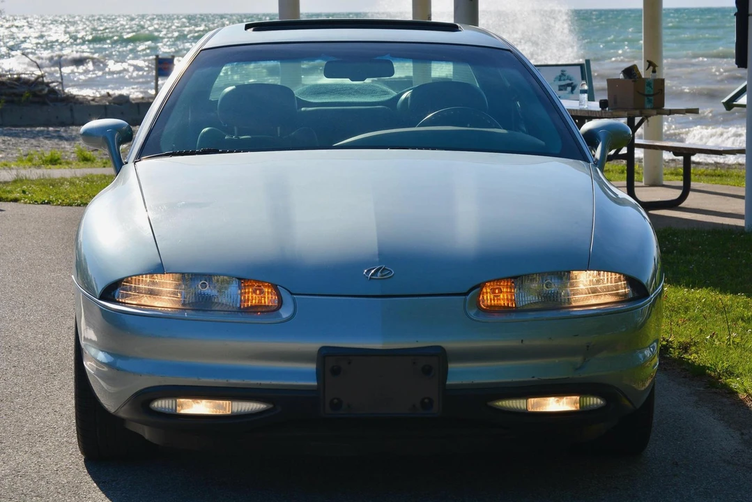 1997 Oldsmobile Aurora - Image 2 of 31