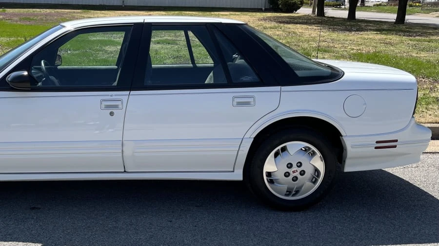 1997 Oldsmobile Cutlass - Image 2 of 7