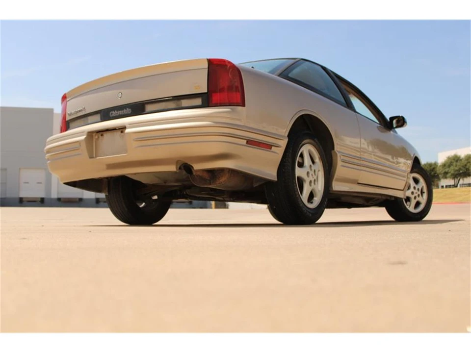 1997 Oldsmobile Cutlass Supreme - Image 16 of 31