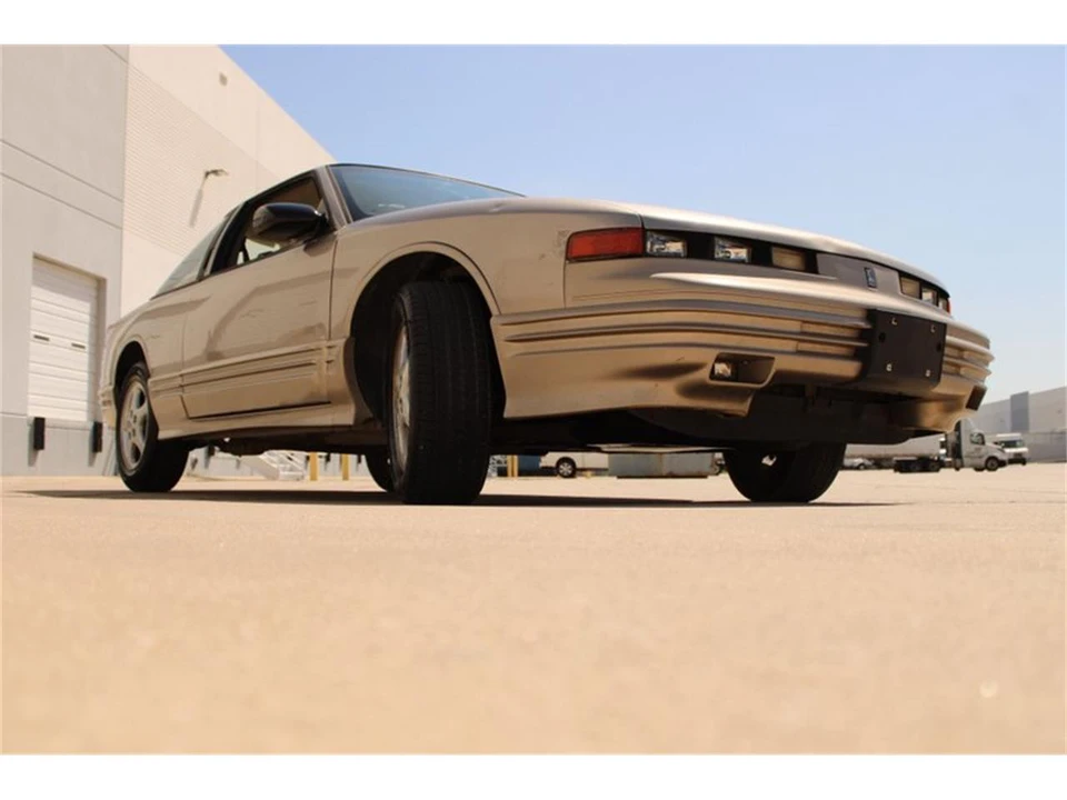 1997 Oldsmobile Cutlass Supreme - Image 22 of 31