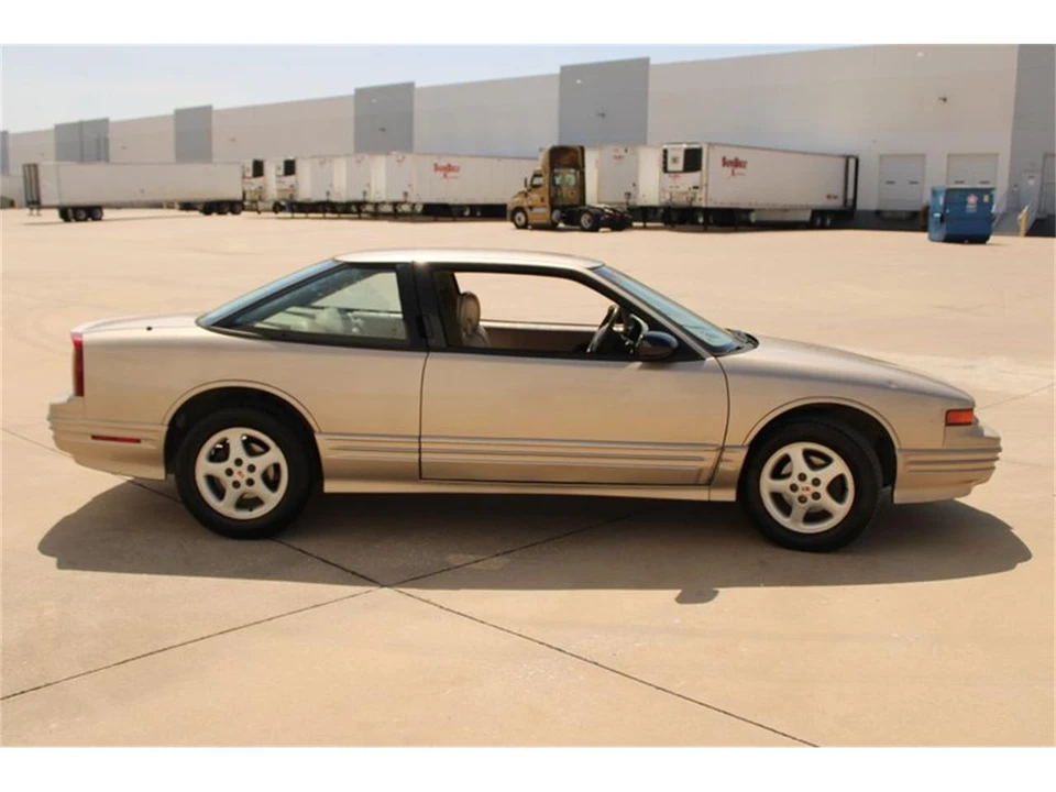 1997 Oldsmobile Cutlass Supreme - Image 17 of 31
