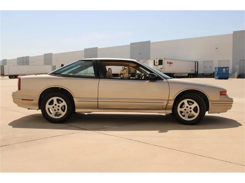1997 Oldsmobile Cutlass Supreme - Image 18 of 31