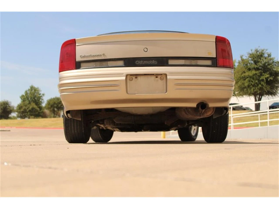 1997 Oldsmobile Cutlass Supreme - Image 13 of 31