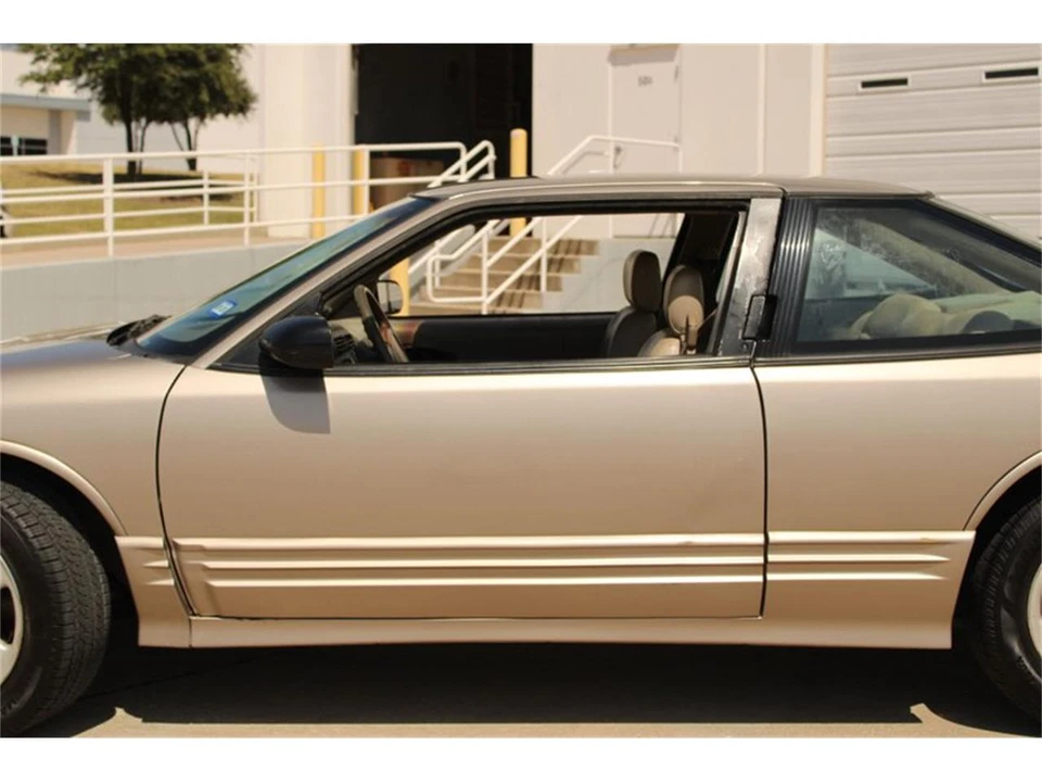 1997 Oldsmobile Cutlass Supreme - Image 28 of 31