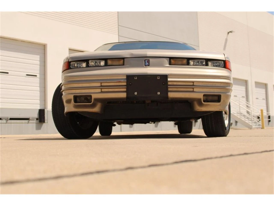 1997 Oldsmobile Cutlass Supreme - Image 25 of 31