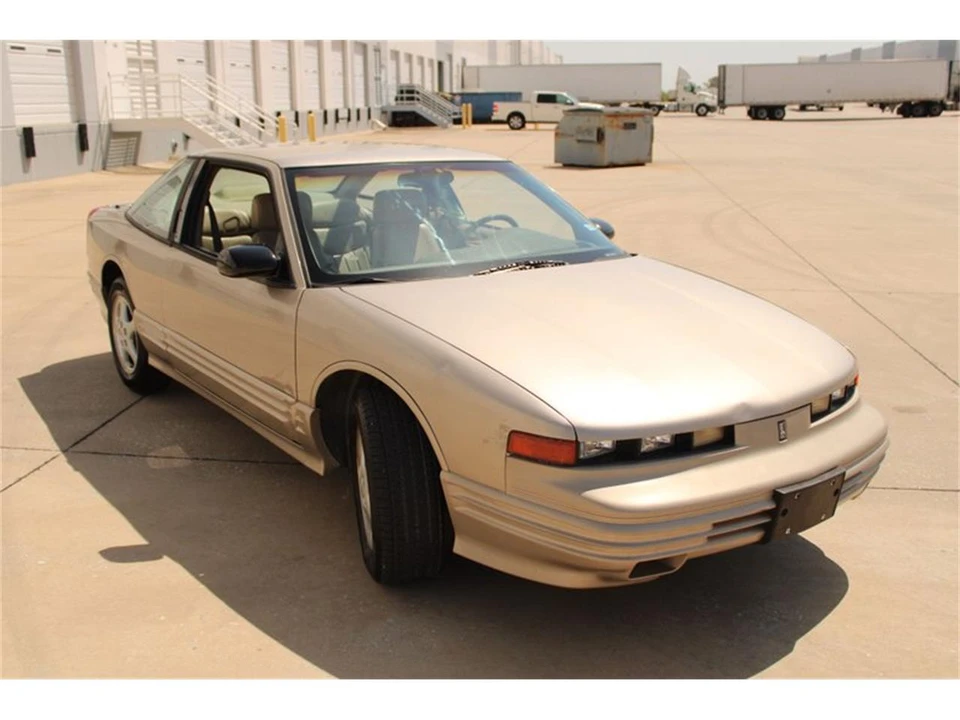 1997 Oldsmobile Cutlass Supreme - Image 20 of 31