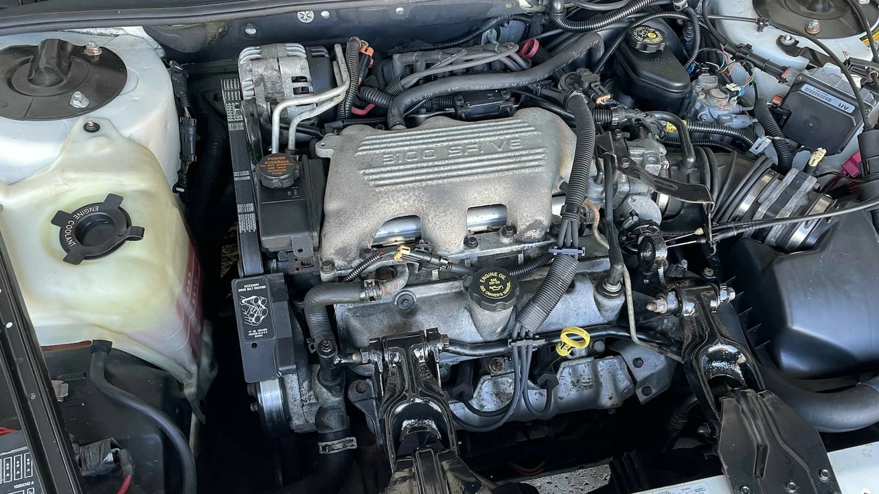 1997 Oldsmobile Cutlass Supreme - Image 5 of 12