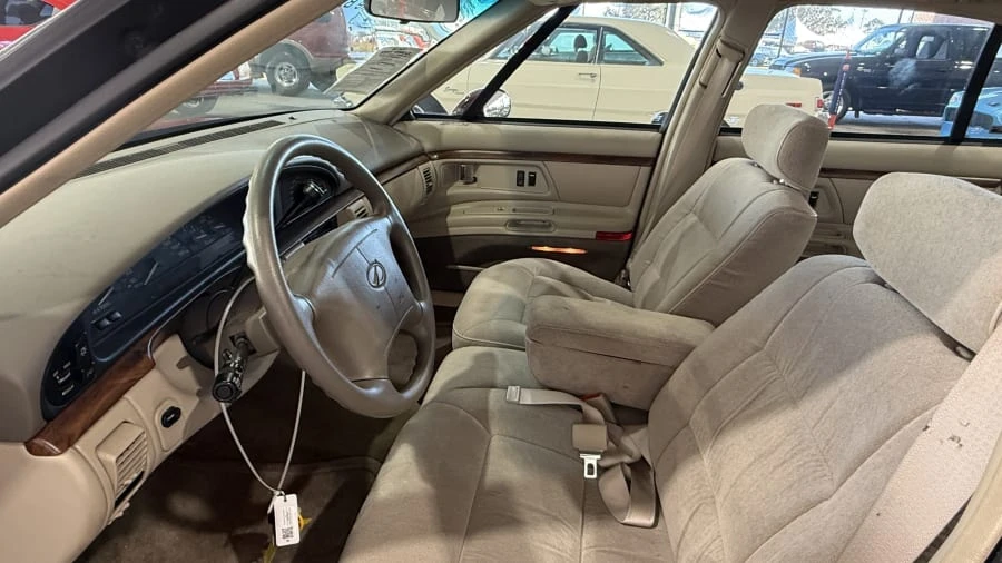 1997 Oldsmobile 88 - Image 8 of 14