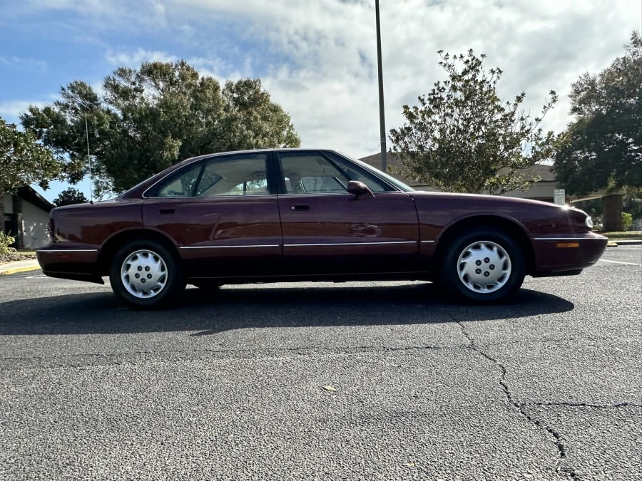 1997 Oldsmobile 88 - Image 7 of 14