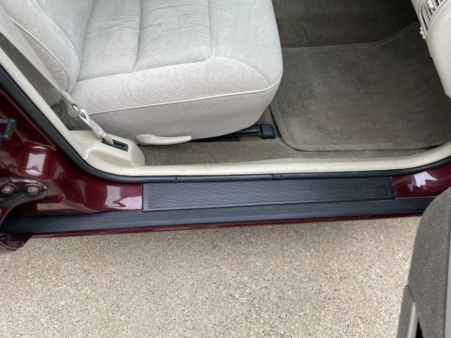 1997 Oldsmobile 88 - Image 26 of 28