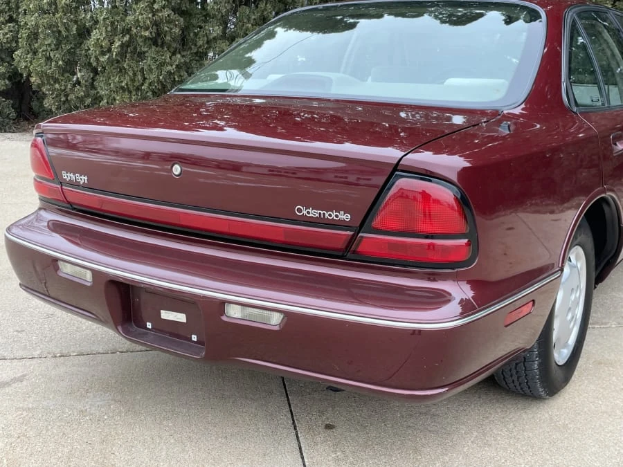1997 Oldsmobile 88 - Image 14 of 28