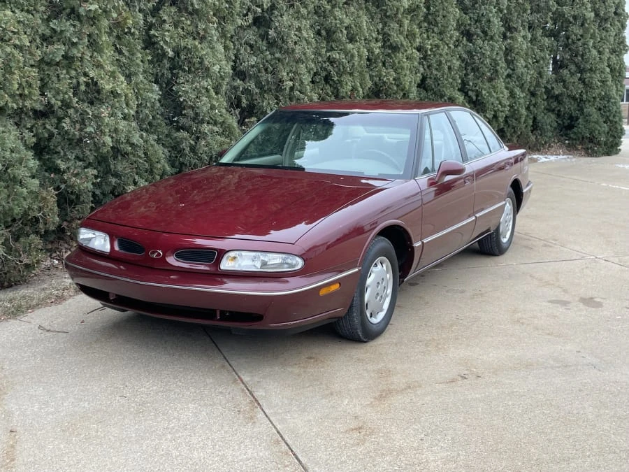 1997 Oldsmobile 88 - Image 9 of 28