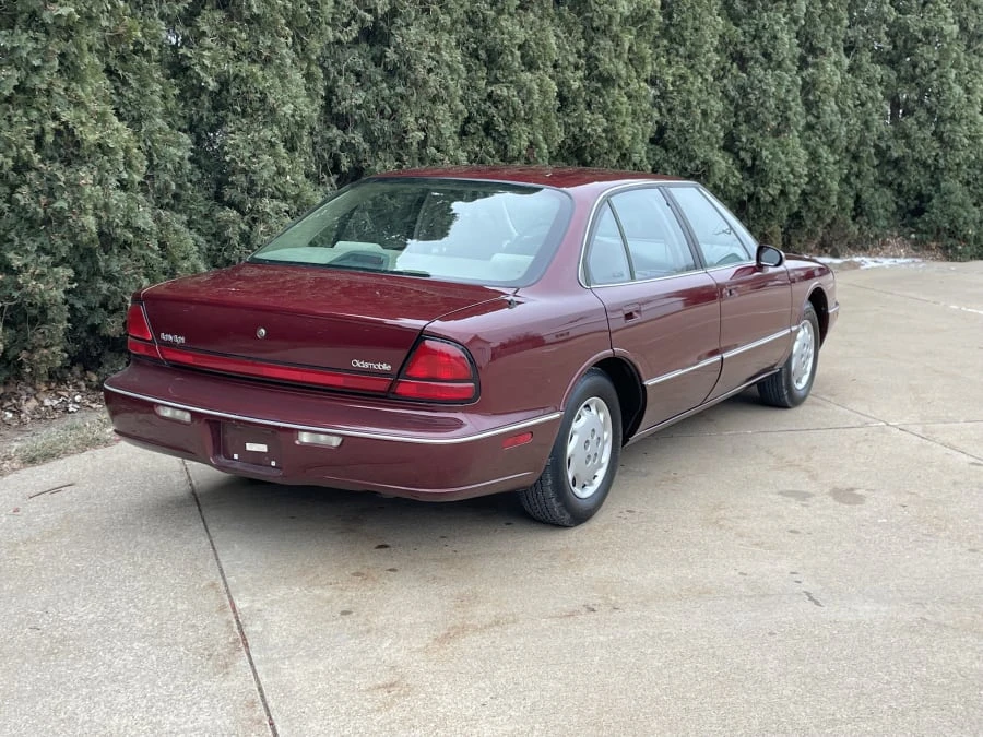 1997 Oldsmobile 88 - Image 3 of 28