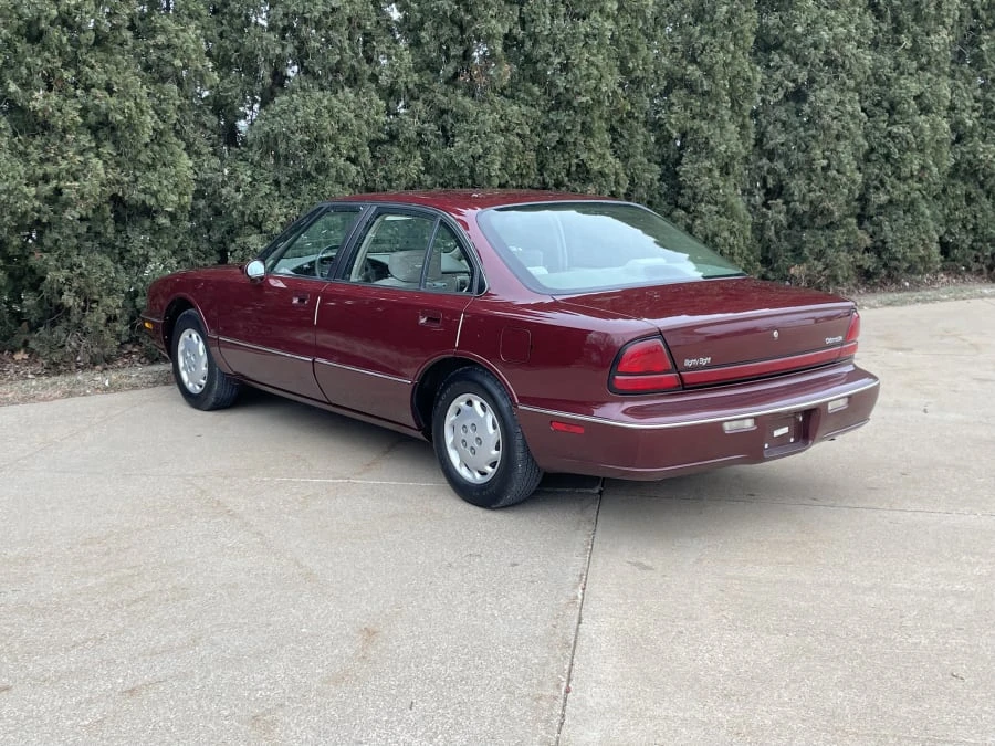 1997 Oldsmobile 88 - Image 12 of 28