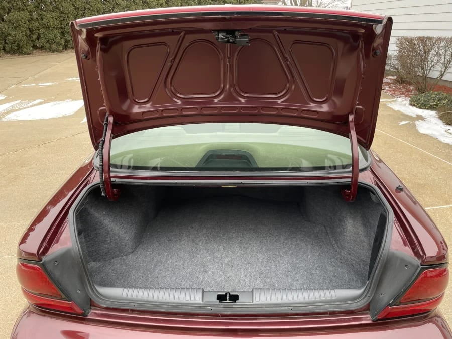 1997 Oldsmobile 88 - Image 28 of 28
