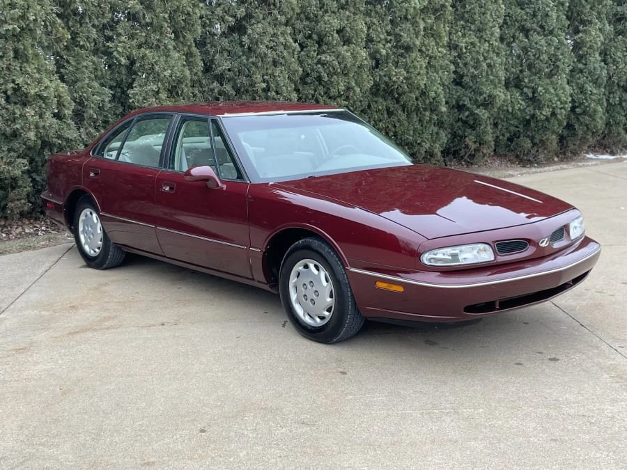 1997 Oldsmobile 88 - Image 6 of 28