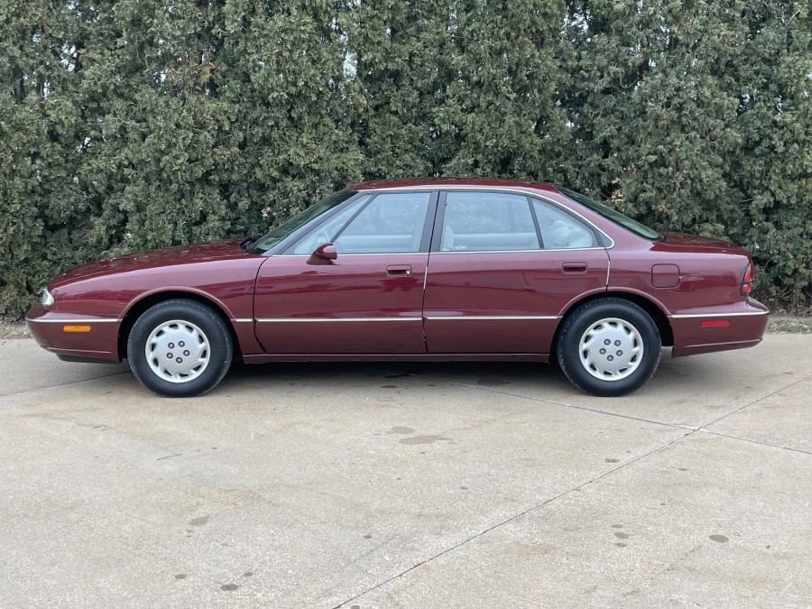 1997 Oldsmobile 88 - Image 7 of 28