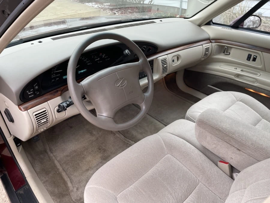 1997 Oldsmobile 88 - Image 21 of 28