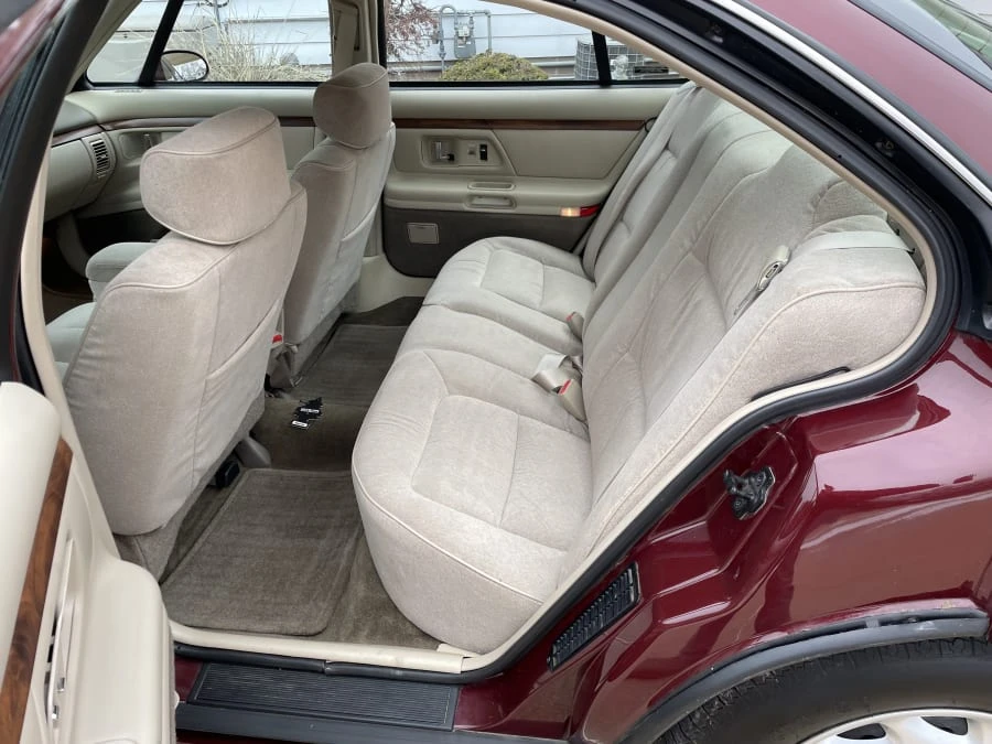 1997 Oldsmobile 88 - Image 17 of 28