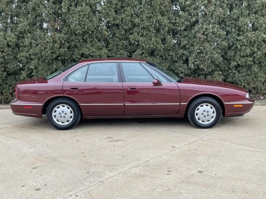 1997 Oldsmobile 88 - Image 2 of 28