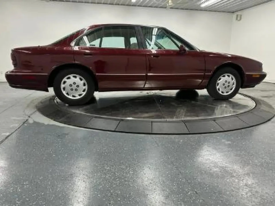 1997 Oldsmobile 88 - Image 3 of 31