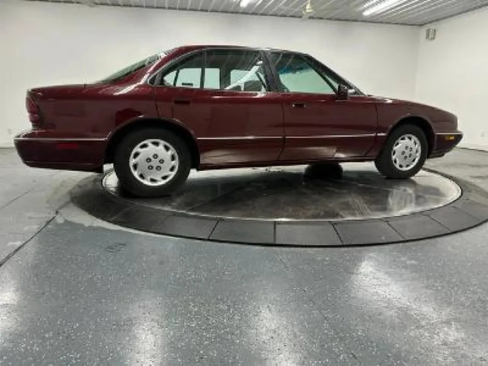 1997 Oldsmobile 88 - Image 4 of 31