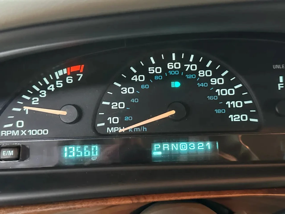 1997 Oldsmobile 88 - Image 7 of 31
