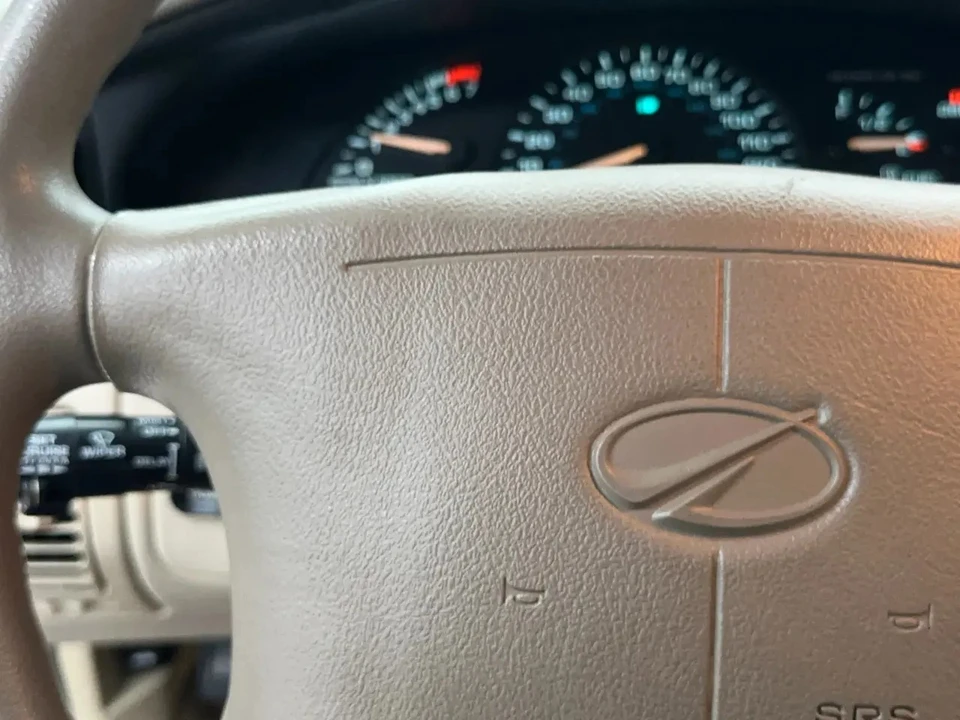 1997 Oldsmobile 88 - Image 13 of 31
