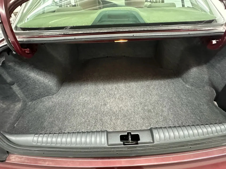 1997 Oldsmobile 88 - Image 12 of 31