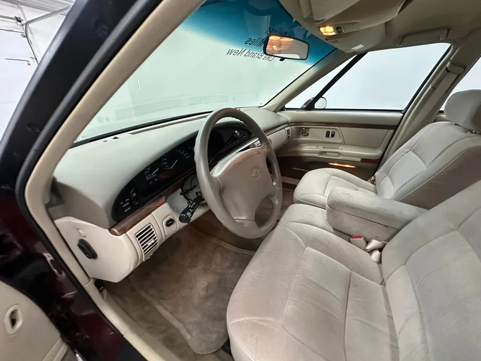 1997 Oldsmobile 88 - Image 16 of 31