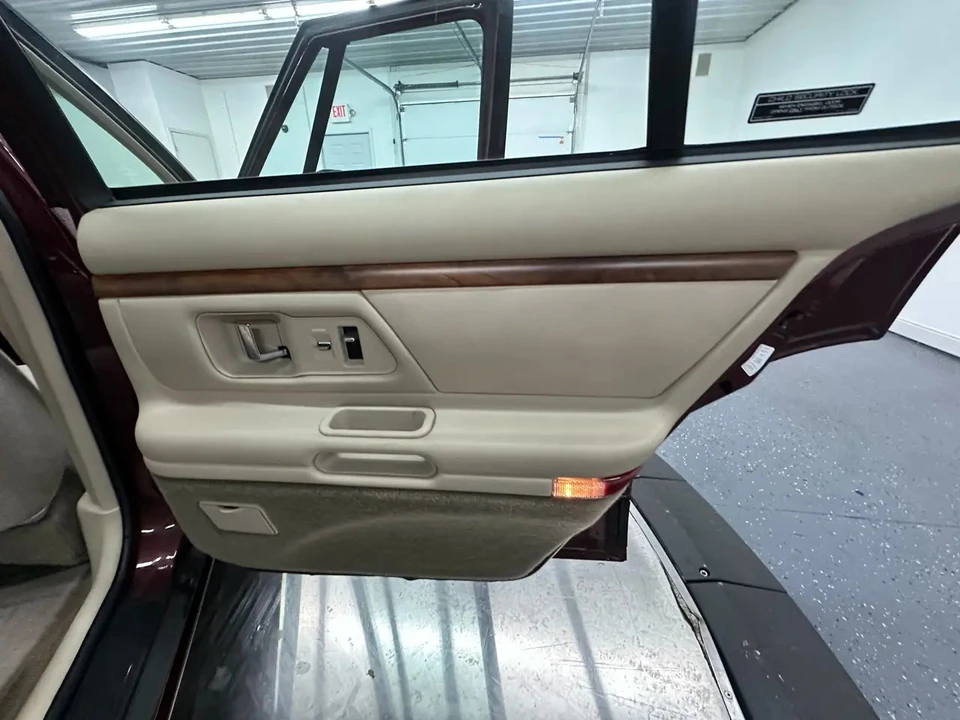 1997 Oldsmobile 88 - Image 21 of 31
