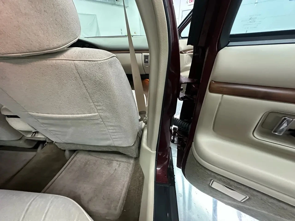 1997 Oldsmobile 88 - Image 18 of 31