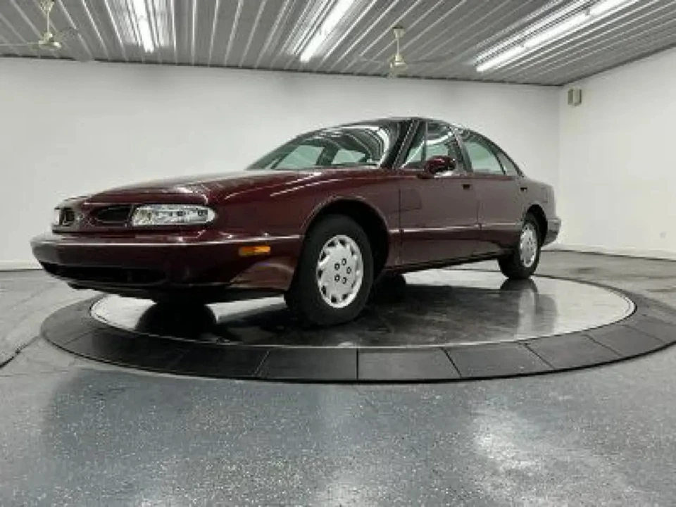 1997 Oldsmobile 88 - Image 2 of 31