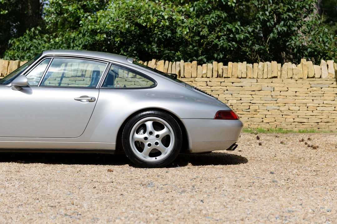 1997 Porsche 993 Carrera 4 - Image 11 of 31