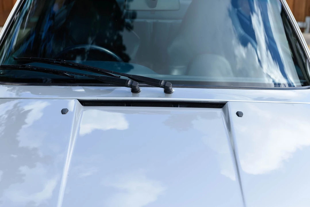 1997 Porsche 993 Carrera 4 - Image 24 of 31