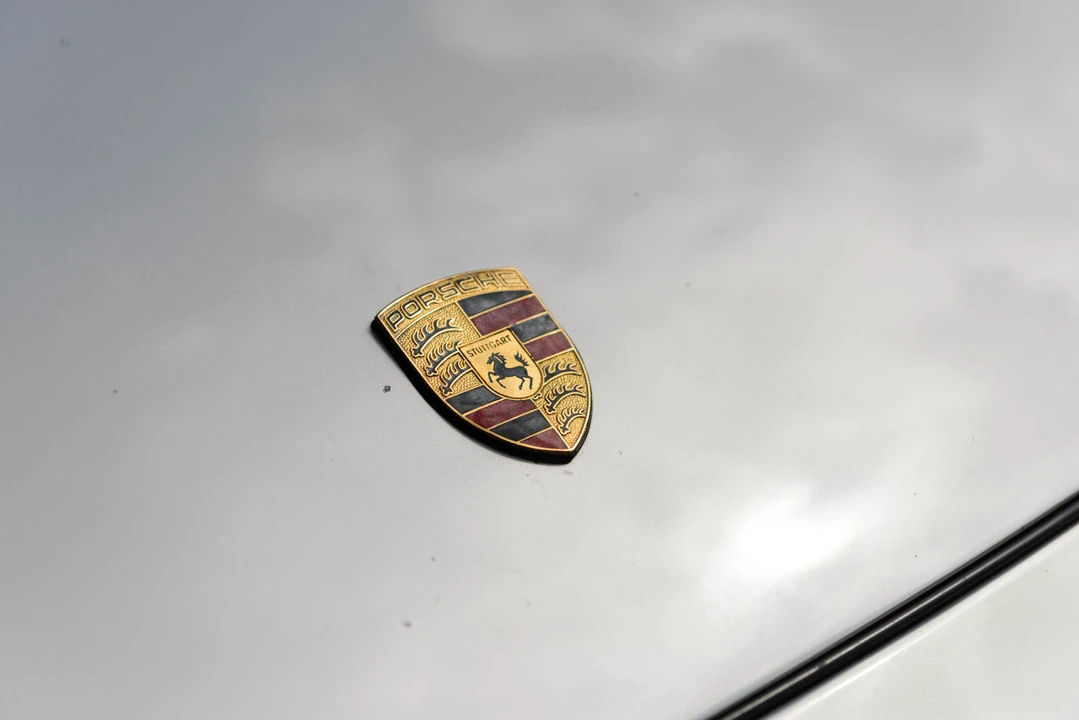 1997 Porsche 993 Carrera 4 - Image 25 of 31
