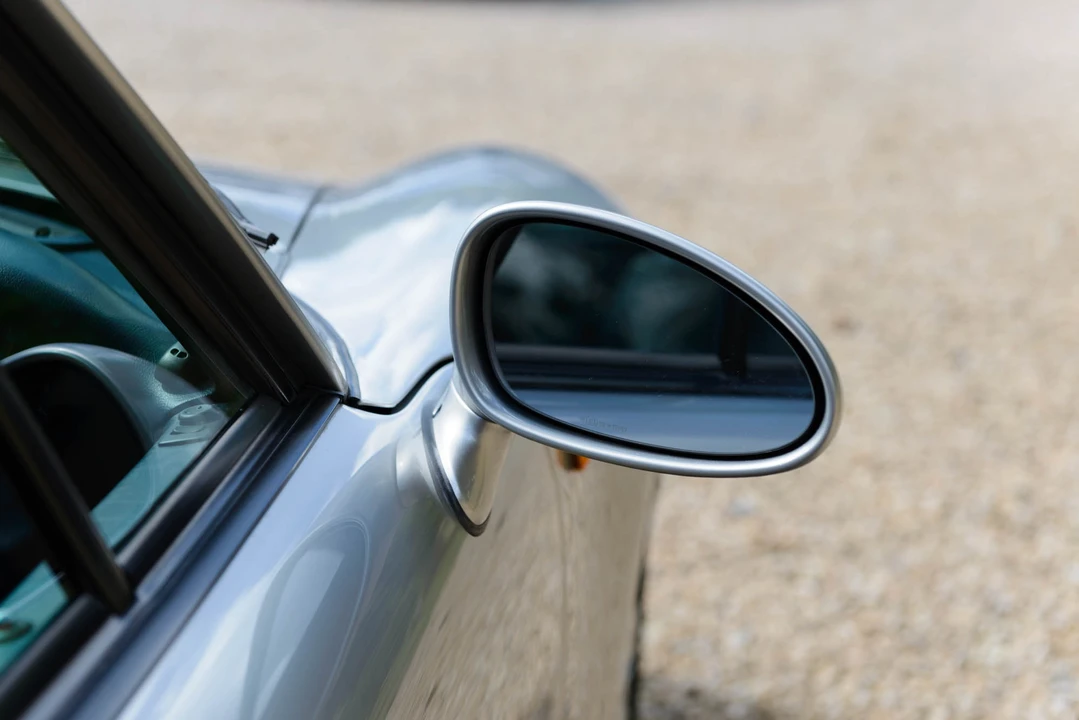 1997 Porsche 993 Carrera 4 - Image 29 of 31