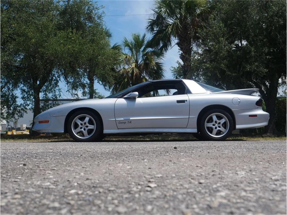 1997 Pontiac Firebird 4th Gen - Image 14 of 31