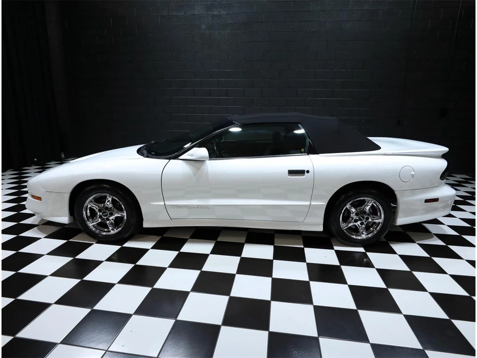 1997 Pontiac Firebird 4th Gen - Image 7 of 31