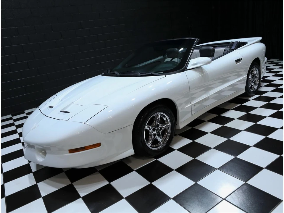 1997 Pontiac Firebird 4th Gen - Image 15 of 31