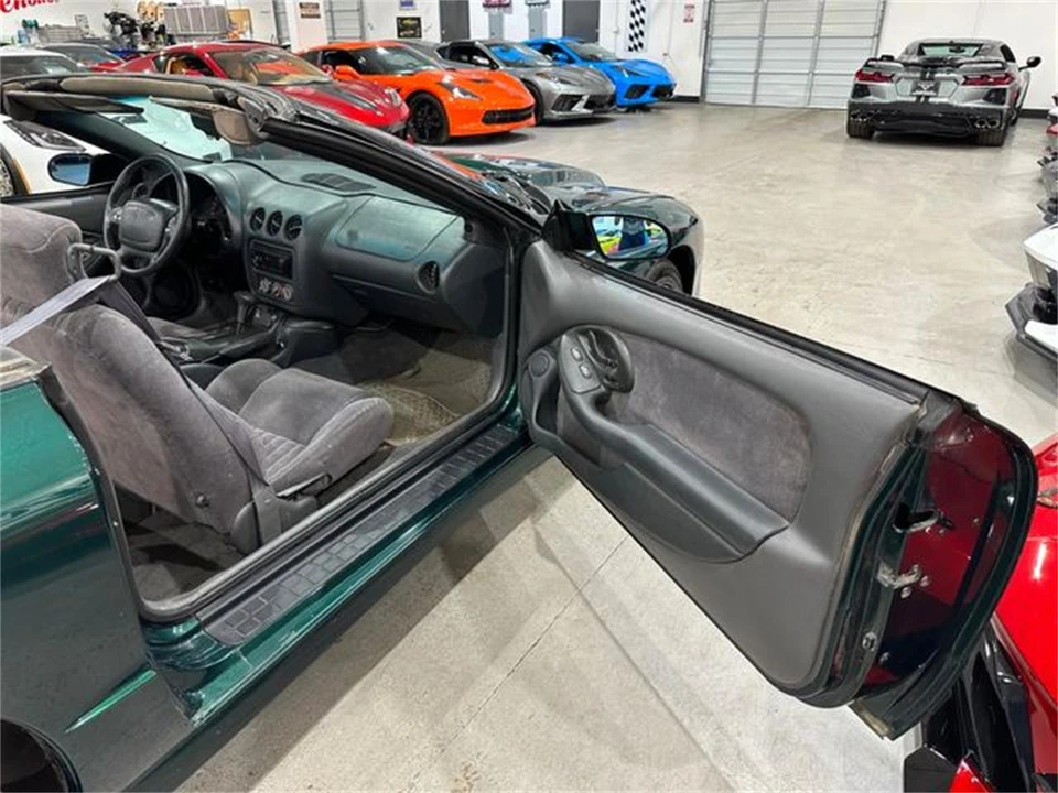 1997 Pontiac Firebird 4th Gen - Image 21 of 30