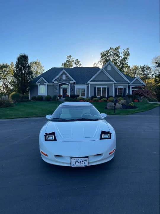 1997 Pontiac Firebird 4th Gen - Image 2 of 10