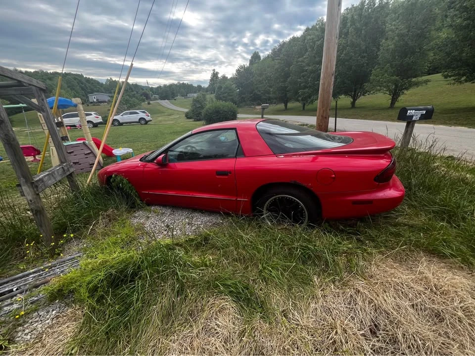 1997 Pontiac Firebird 4th Gen - Image 4 of 8