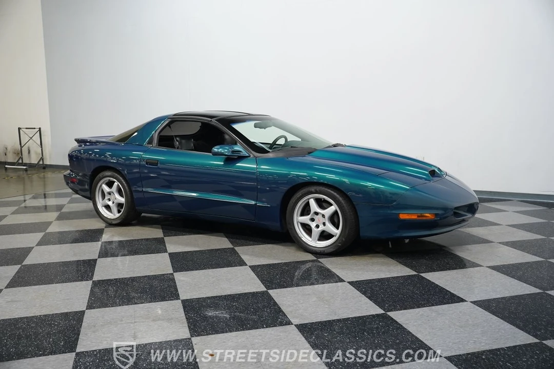 1997 Pontiac Firebird Formula 4th Gen - Image 9 of 10